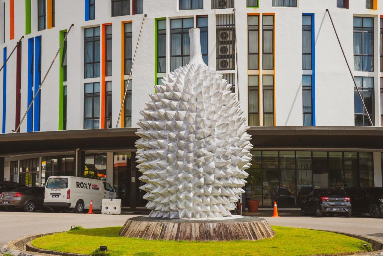 Roxy Hotel Serian Ngoại thất bức ảnh