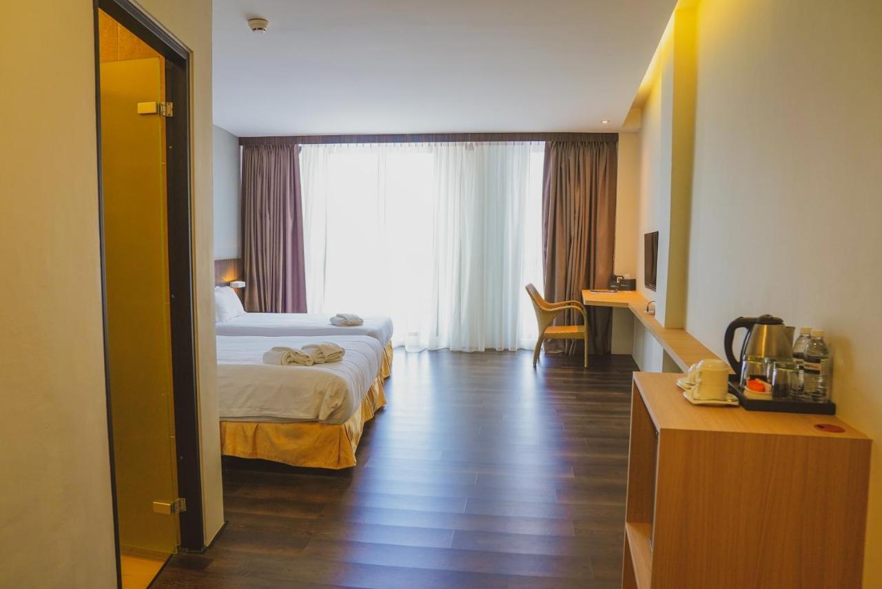 Roxy Hotel Serian Ngoại thất bức ảnh