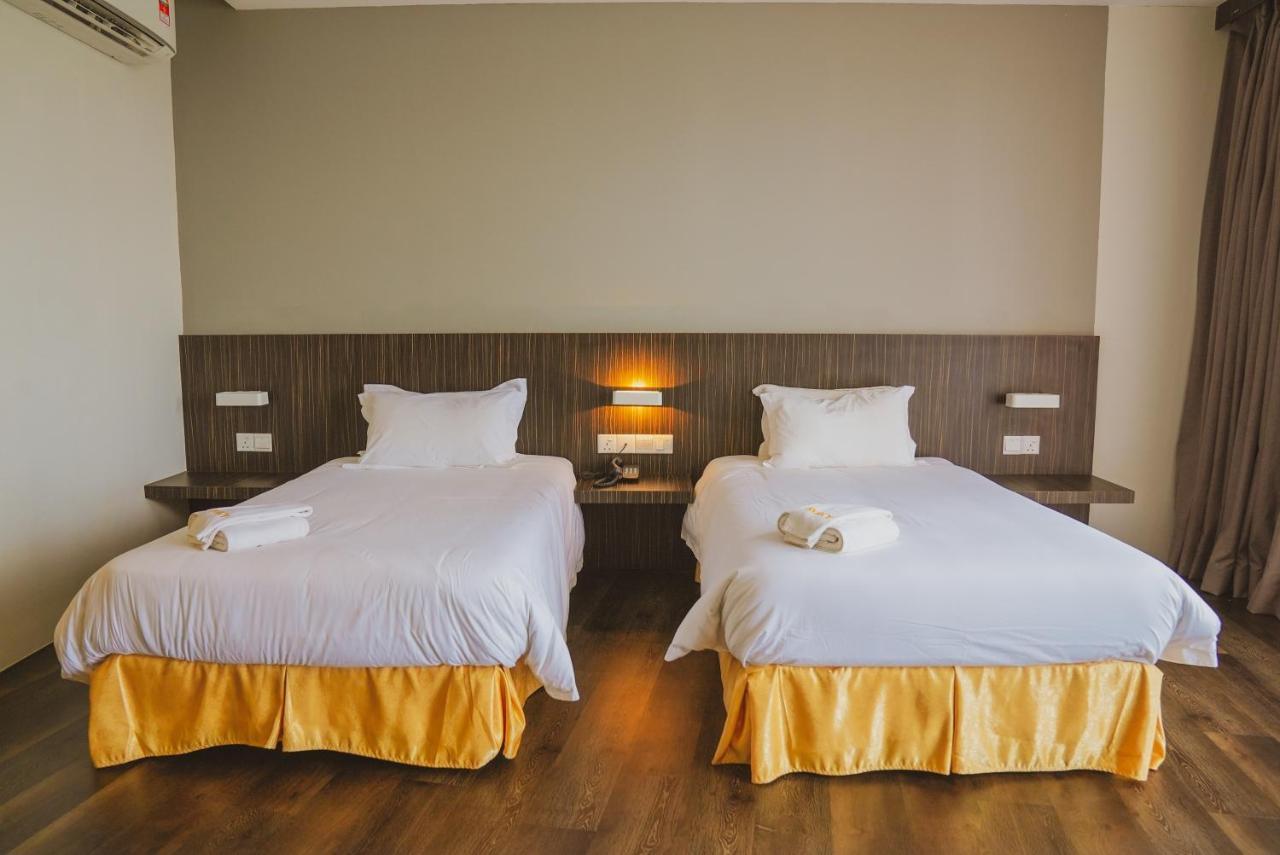 Roxy Hotel Serian Ngoại thất bức ảnh