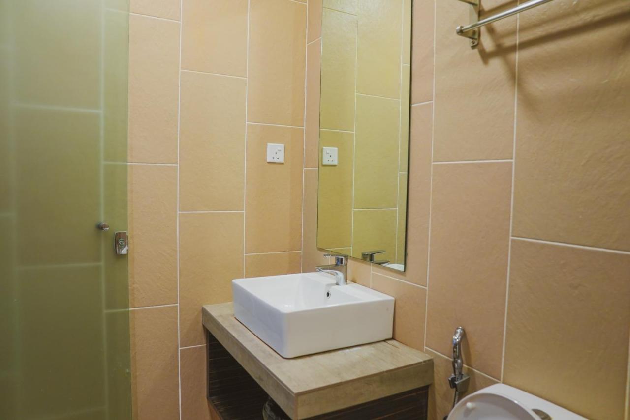 Roxy Hotel Serian Ngoại thất bức ảnh