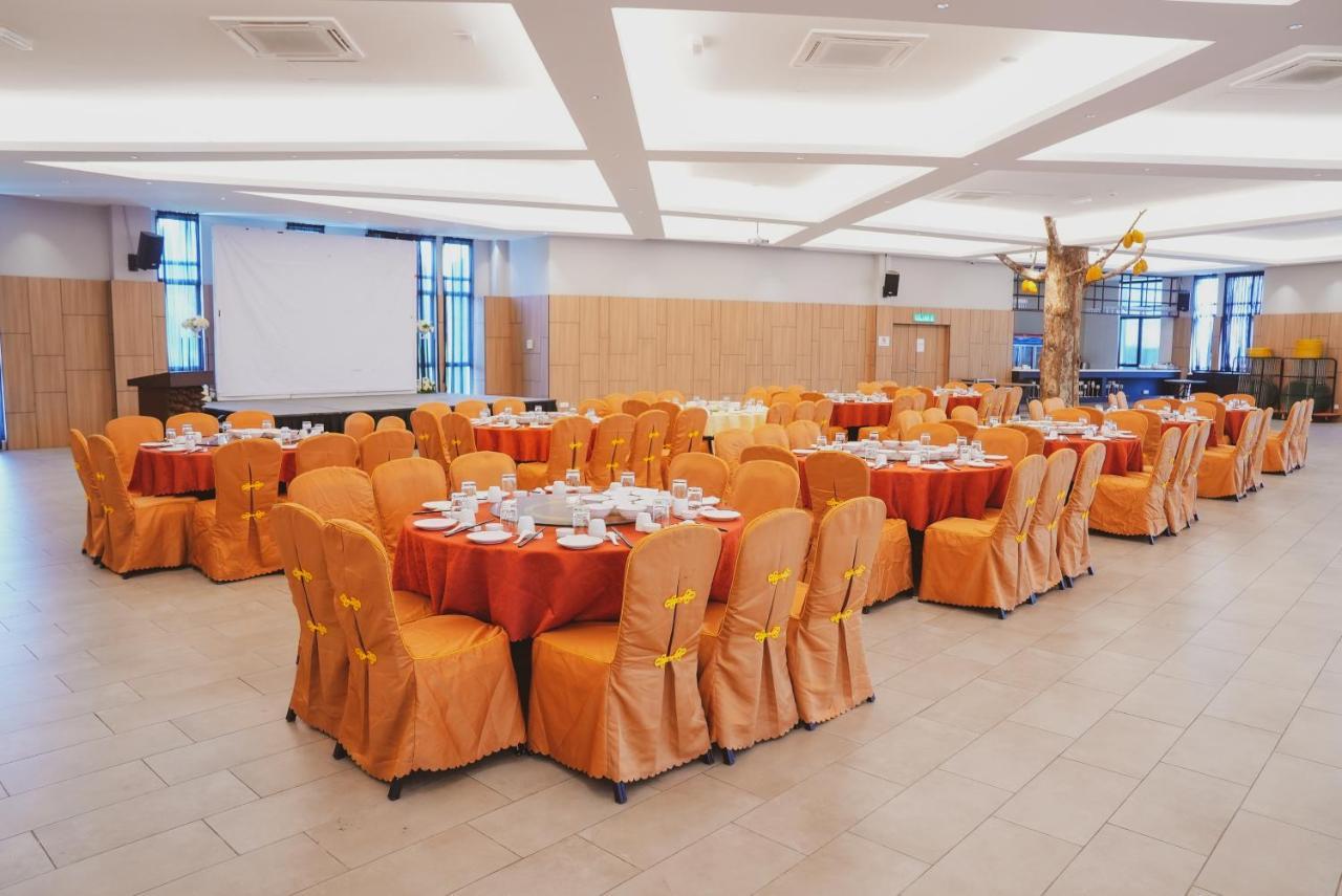 Roxy Hotel Serian Ngoại thất bức ảnh