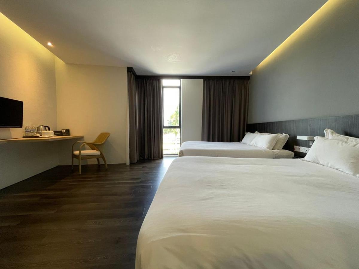 Roxy Hotel Serian Ngoại thất bức ảnh