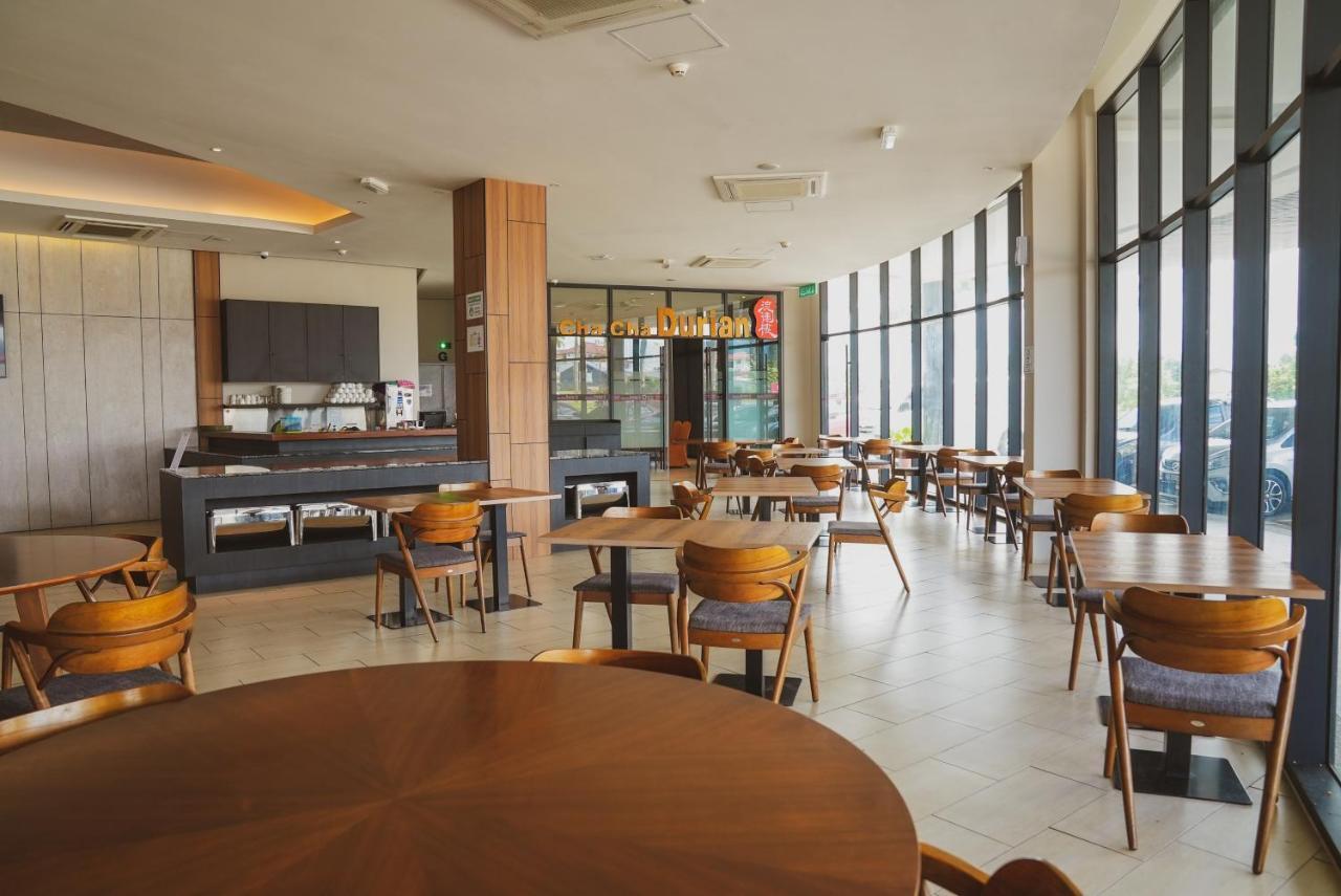 Roxy Hotel Serian Ngoại thất bức ảnh