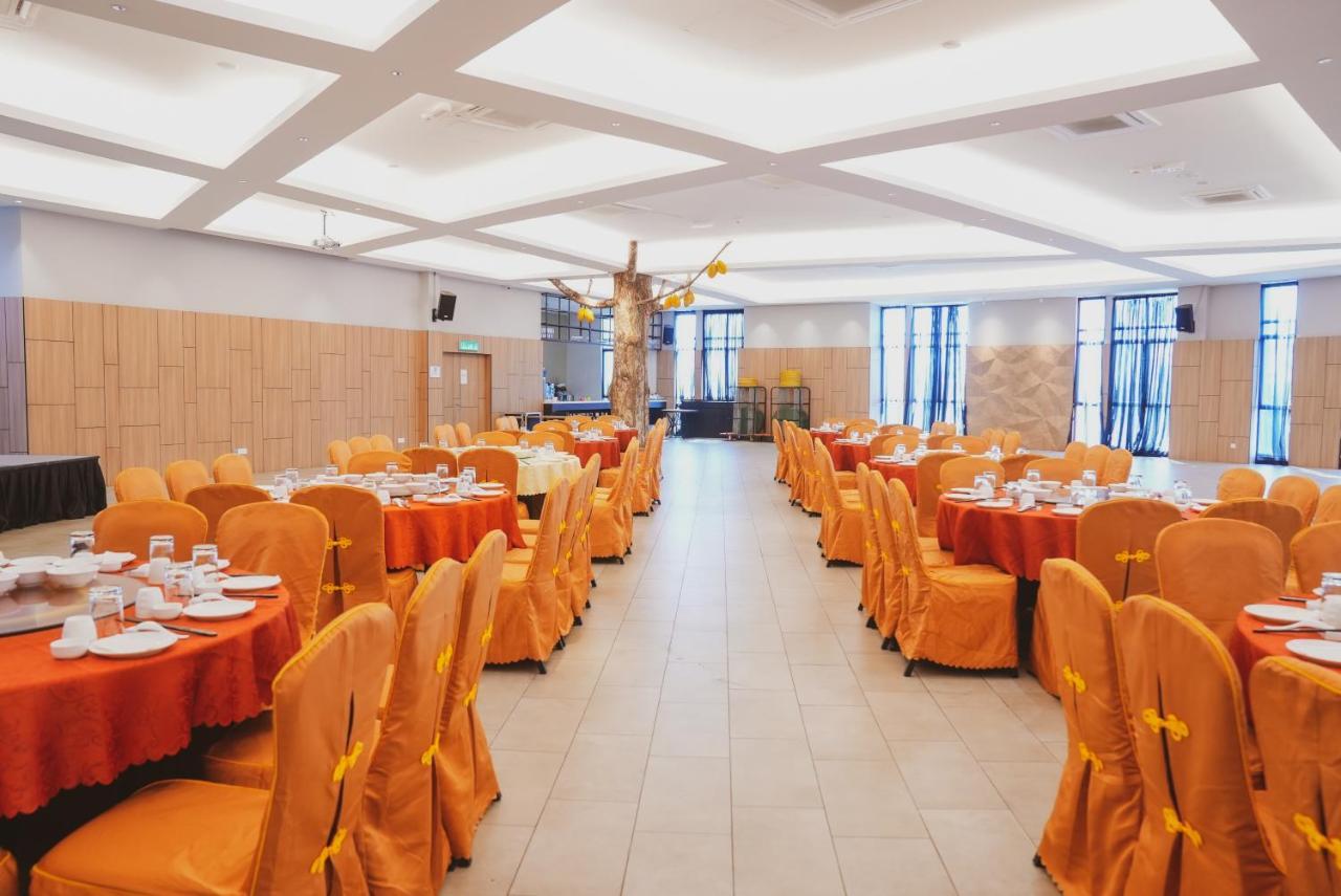 Roxy Hotel Serian Ngoại thất bức ảnh