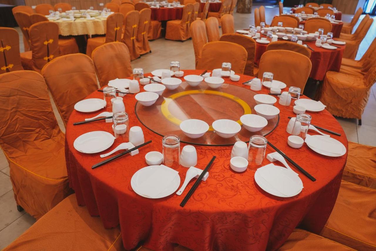 Roxy Hotel Serian Ngoại thất bức ảnh