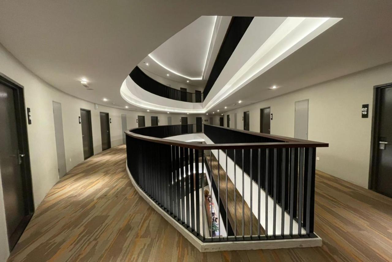 Roxy Hotel Serian Ngoại thất bức ảnh