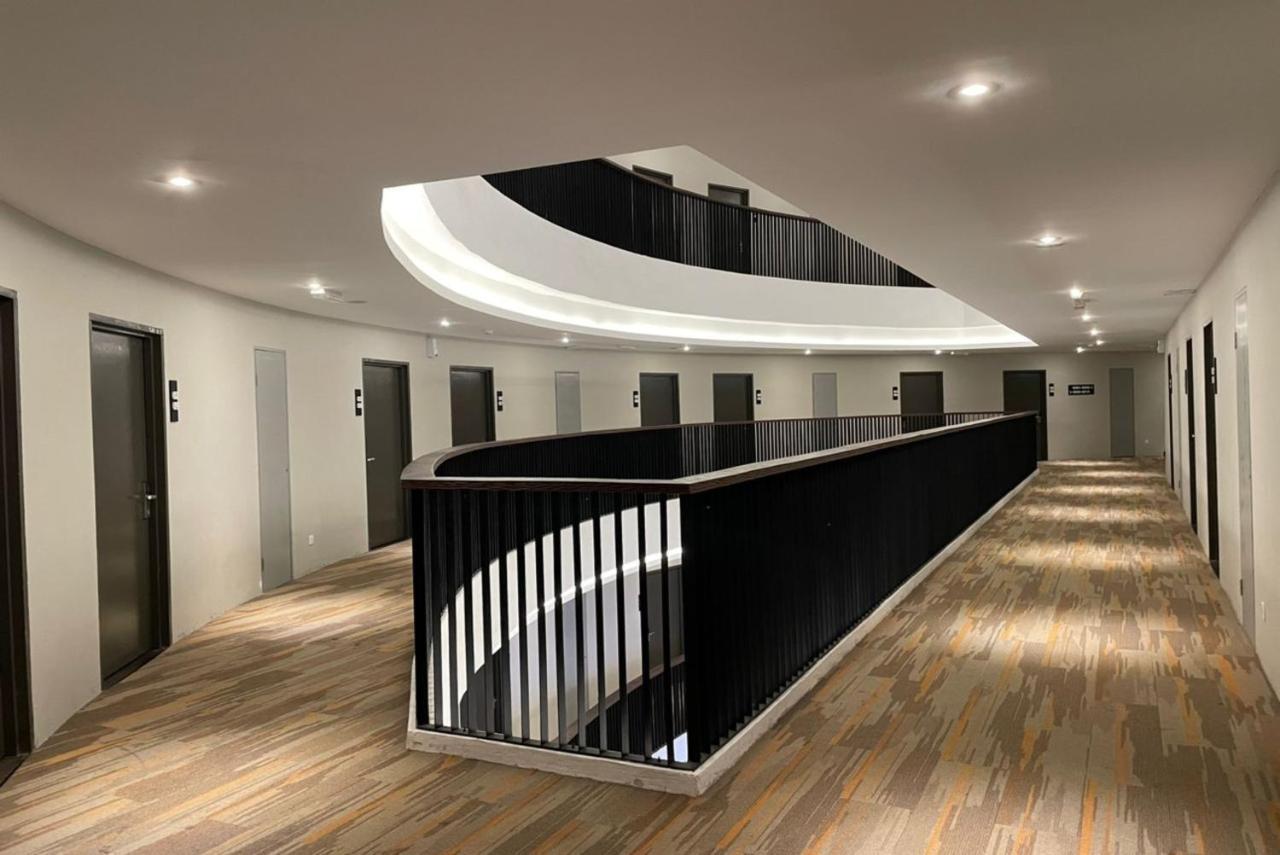 Roxy Hotel Serian Ngoại thất bức ảnh
