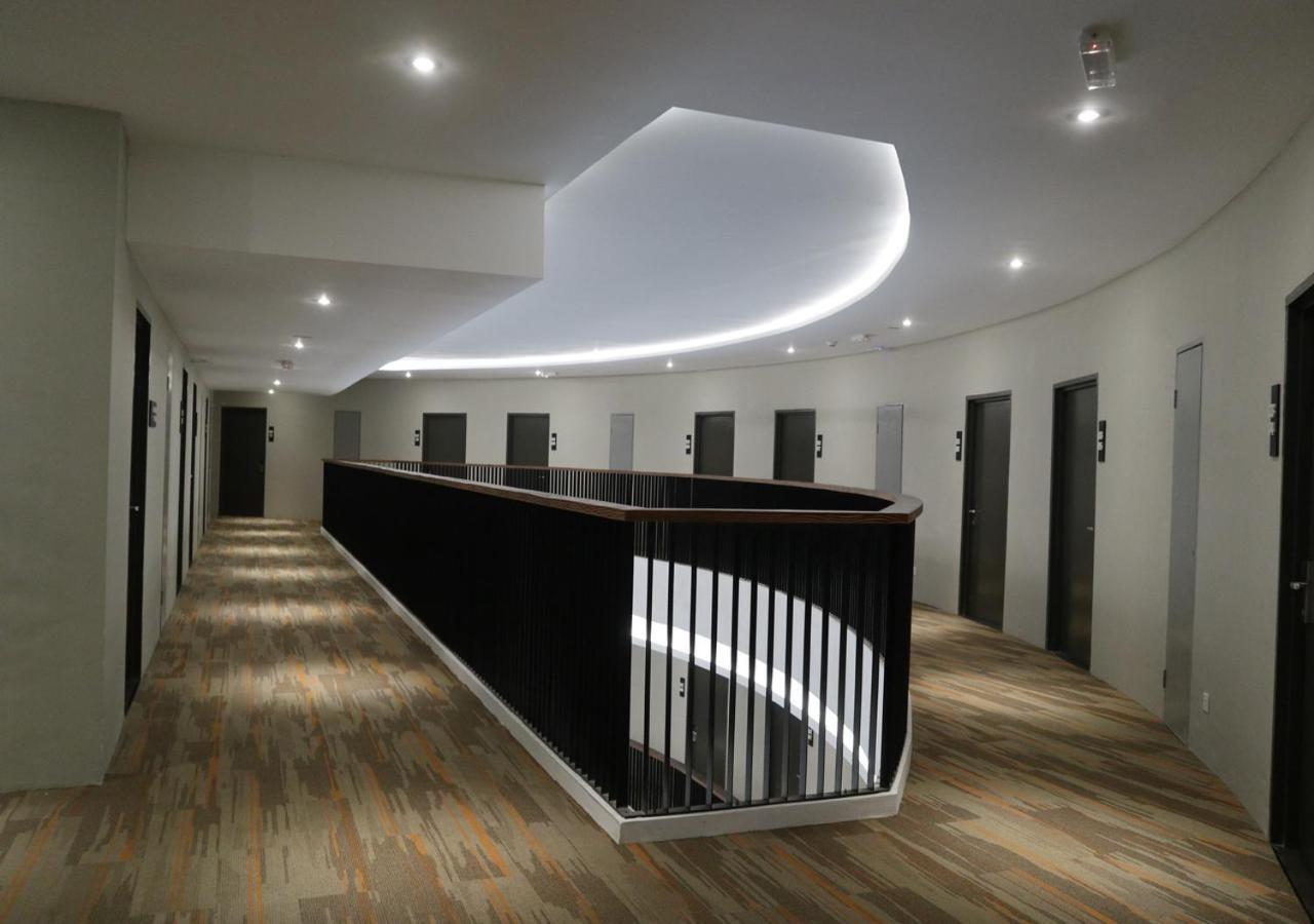 Roxy Hotel Serian Ngoại thất bức ảnh